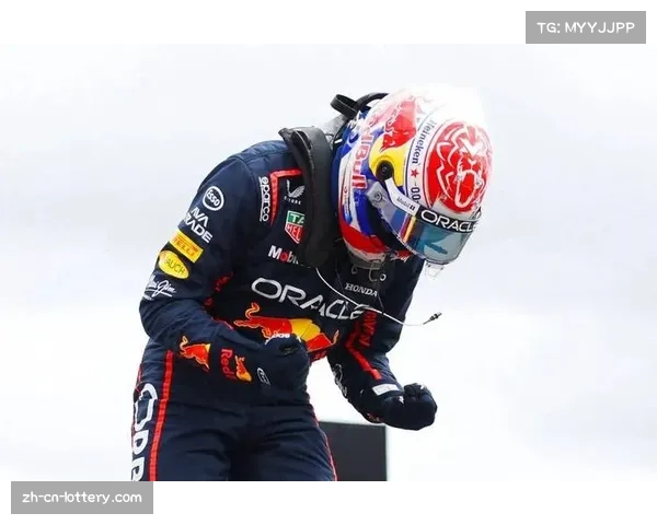 F1卡塔尔冲刺排位赛：皮亚斯特里夺杆位 维斯塔潘位列第六